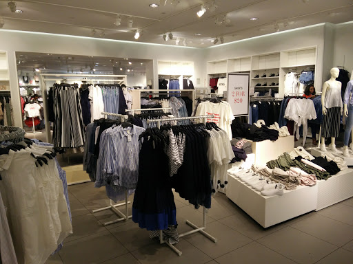 Clothing Store «H&M», reviews and photos, 8518 Fenton St, Silver Spring, MD 20910, USA