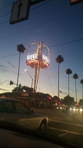 Hamburger Restaurant «In-N-Out Burger», reviews and photos, 14330 Pioneer Blvd, Norwalk, CA 90650, USA