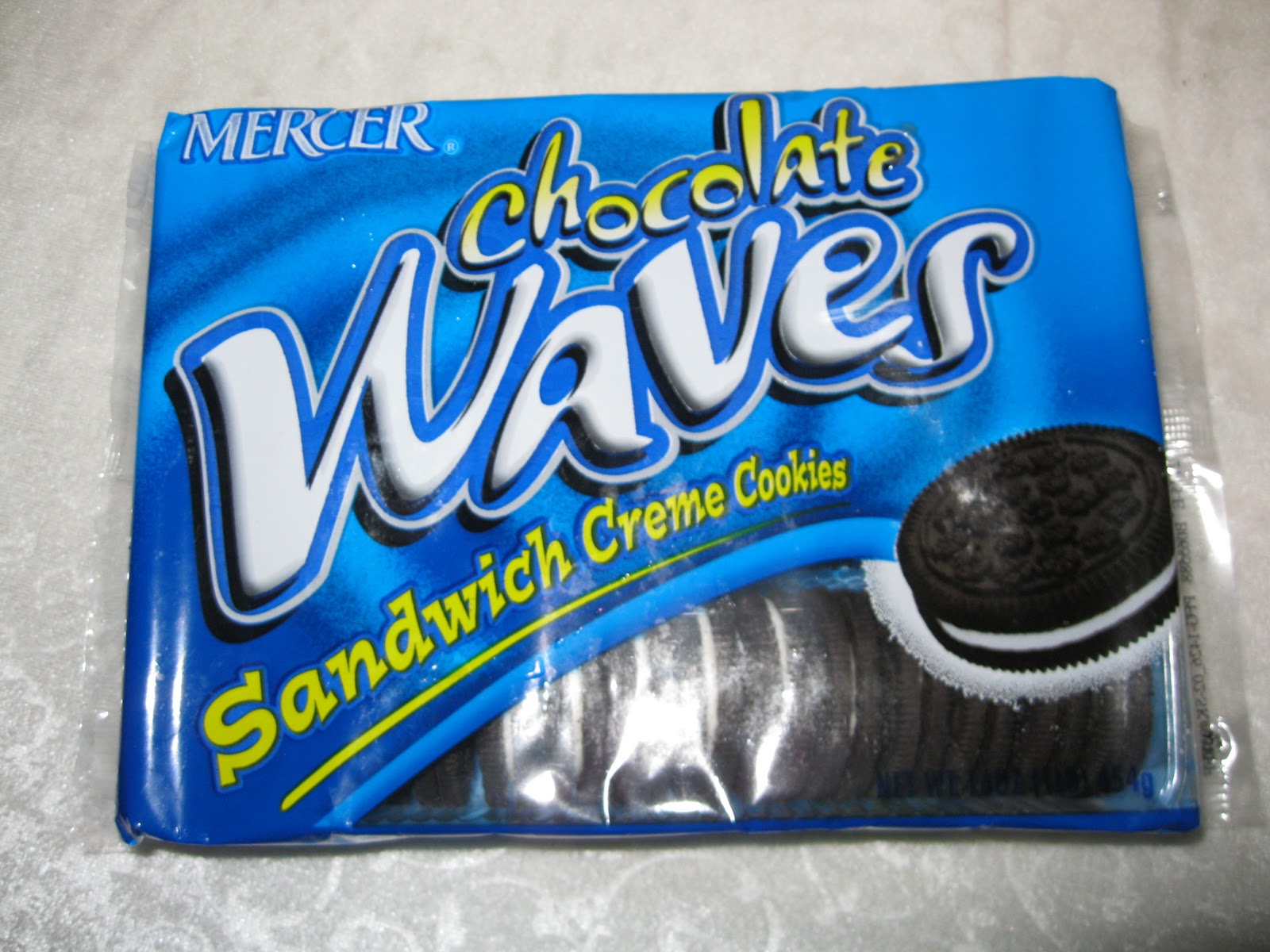 The Aldi Spot - Helping You Save: Aldi Product Review: Mercer Chocolate  Waves (Aldi Oreos ) $1.49