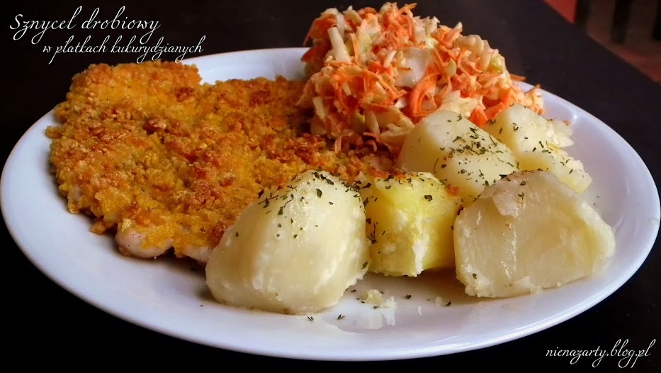 kotlet drobiowy w płatkach kukurydzianych