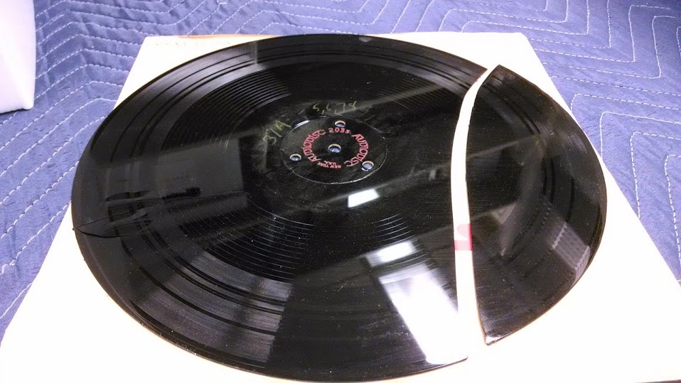 Broken lacquer phonodisc