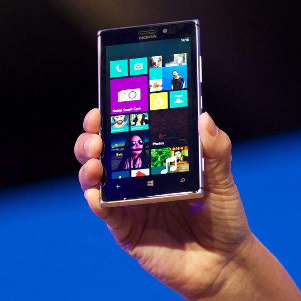Nokia unveiled a metal version of its Lumia smartphone on May 14, 2013 striving to catch up with Samsung and Apple Inc in the lucrative handset market.