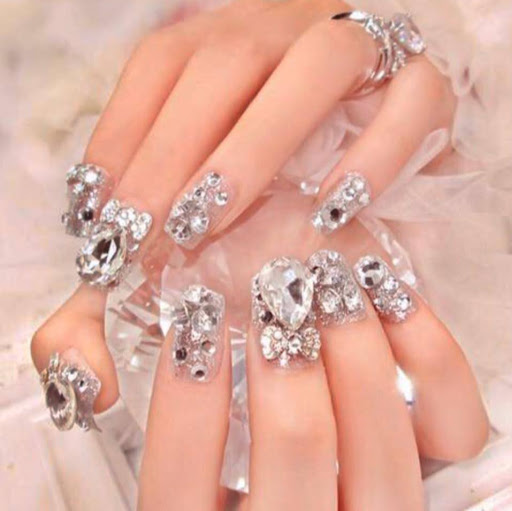 Diamond Nails Bicester