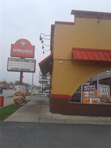 Chicken Restaurant «Popeyes Louisiana Kitchen», reviews and photos, 14536 Pulaski Rd, Midlothian, IL 60445, USA