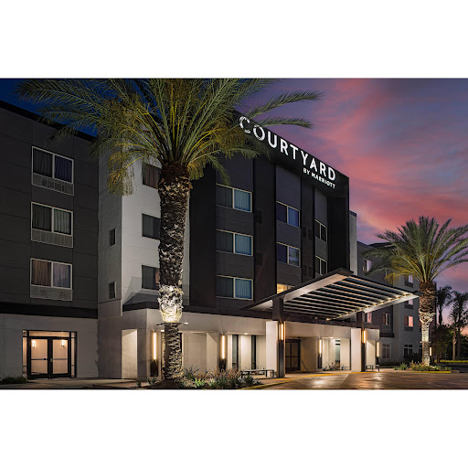 Courtyard by Marriott Anaheim Resort/Convention Center logo