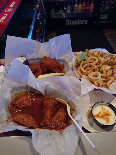 Chicken Wings Restaurant «Wings Suds & Spuds», reviews and photos, 8806 University Blvd, Coraopolis, PA 15108, USA