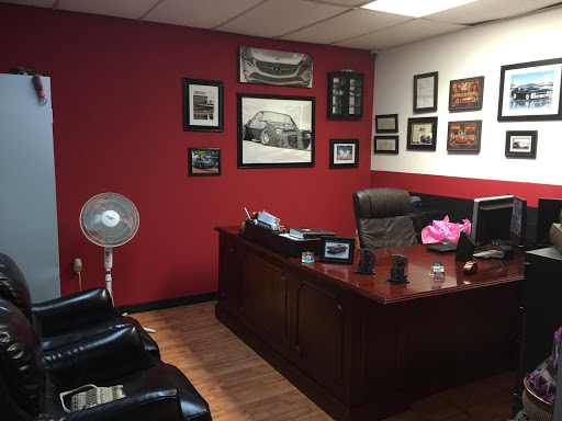 Auto Body Shop «DR BODY SHOP», reviews and photos, 2640 Michigan Ave E, Kissimmee, FL 34744, USA