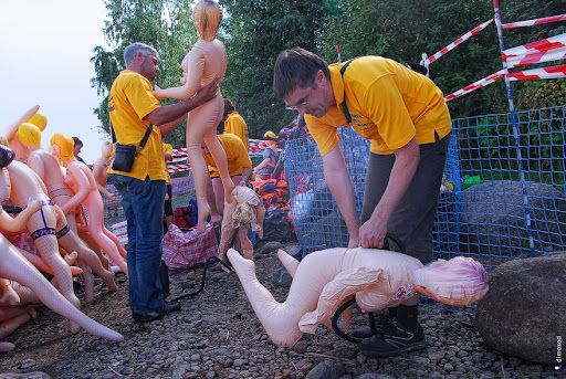 Испытай резиновую бабу на прочность. Bubble Baba Challenge 2011. 