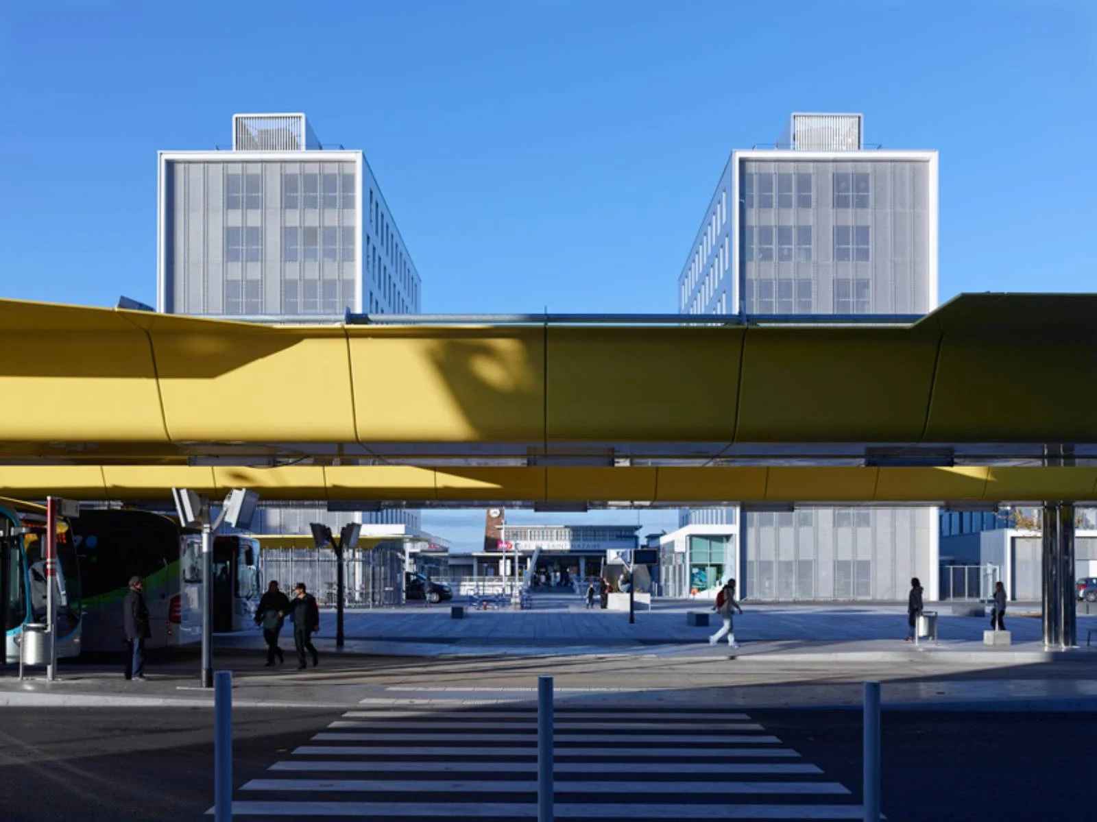 Saint Nazaire railway station by Tetrarc architects
