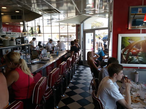Hamburger Restaurant «Johnny Rockets», reviews and photos, 188 S Coast Hwy, Laguna Beach, CA 92651, USA