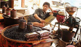 A Tana Torajan Coffee seller