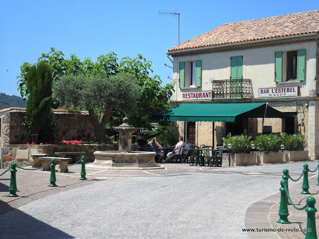 Saint-Tropez, na costa da Riviera Francesa