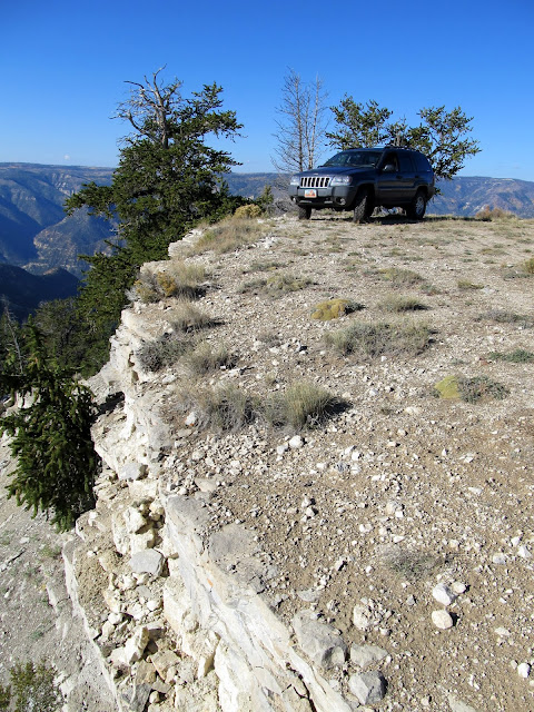 Jeep parked at Wild Horse Point