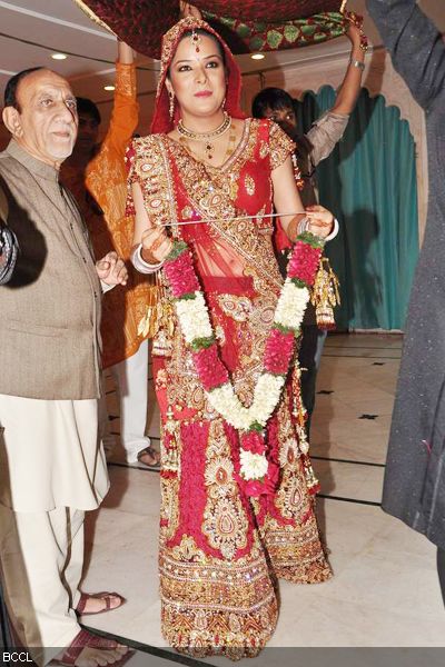 Glowing bride Udita Goswami arrives for her wedding ceremony, held at ISKCON Juhu in Mumbai on January 29, 2013. (Pic: Viral Bhayani)