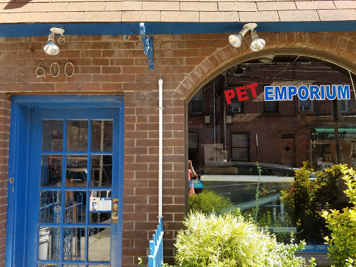 Pet Supply Store «Hoboken Pet emporium», reviews and photos, 600 Park Ave, Hoboken, NJ 07030, USA
