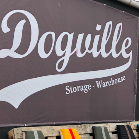 Dogville logo