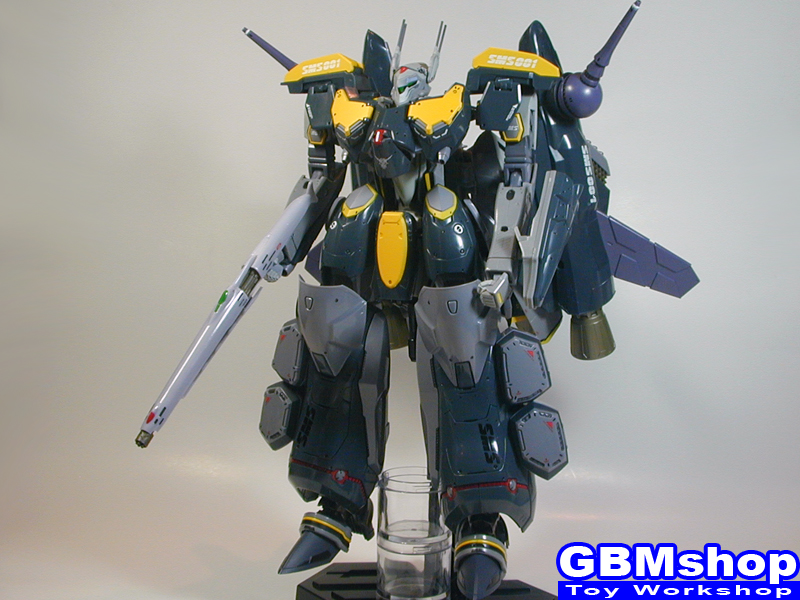 Macross Frontier VF-25S Armored Messiah Battroid Mode