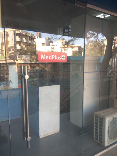 Medplus, Cts No.5B, Shop No.01, Savanur Complex, Keshwapur Main Road, HUBLI, Karnataka 580023, India, Medical_Equipment_Manufacturer, state KA