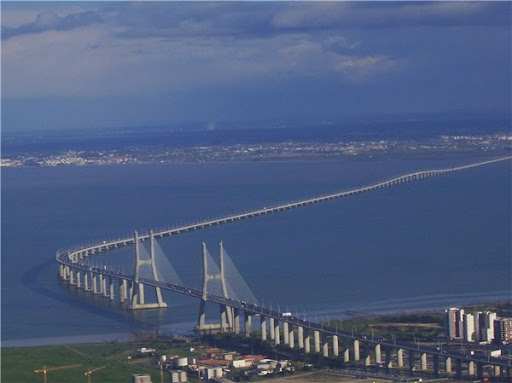 Самый длинный мост в Европе Васко да Гама фото