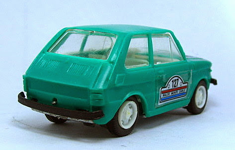 Estetyka Fiat 126P Esfiat126p-b