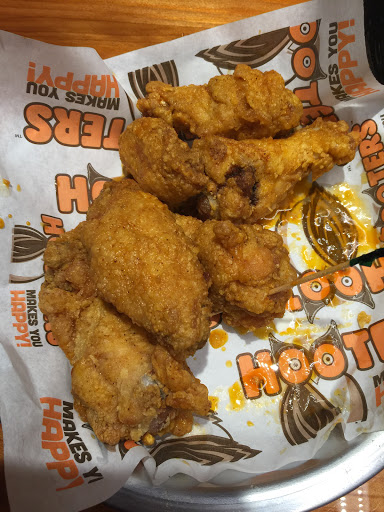 American Restaurant «Hooters», reviews and photos, 2711 SW 27th Ave, Ocala, FL 34471, USA