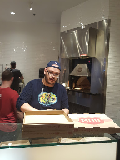Pizza Restaurant «MOD Pizza», reviews and photos, 6447 Grand Ave, Gurnee, IL 60031, USA