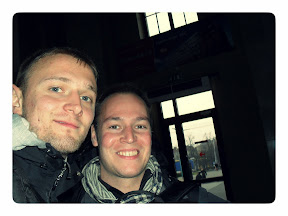 Я и Андрюс, на вокзале. 04/2011