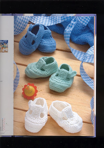موسوعة أحذية نعووووومه ( لكلوك ) لطفلك الصغير كروشية بالباترون Image11