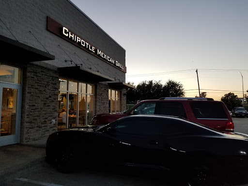 Mexican Restaurant «Chipotle Mexican Grill», reviews and photos, 951 I-30 Frontage Rd, Rockwall, TX 75087, USA