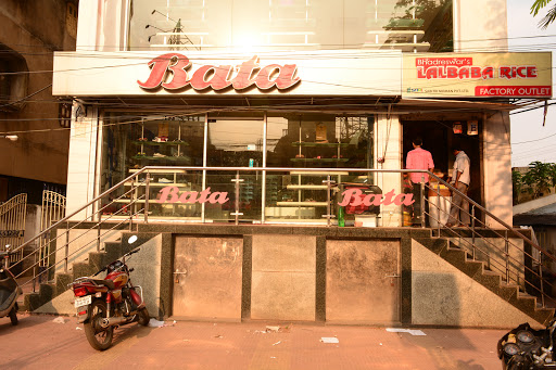 Bata, Bijoy Toran/ Curzon Gate, BC Rd, Badamtala, Khosbagan, Burdwan, West Bengal 713101, India, Shoe_Shop, state WB