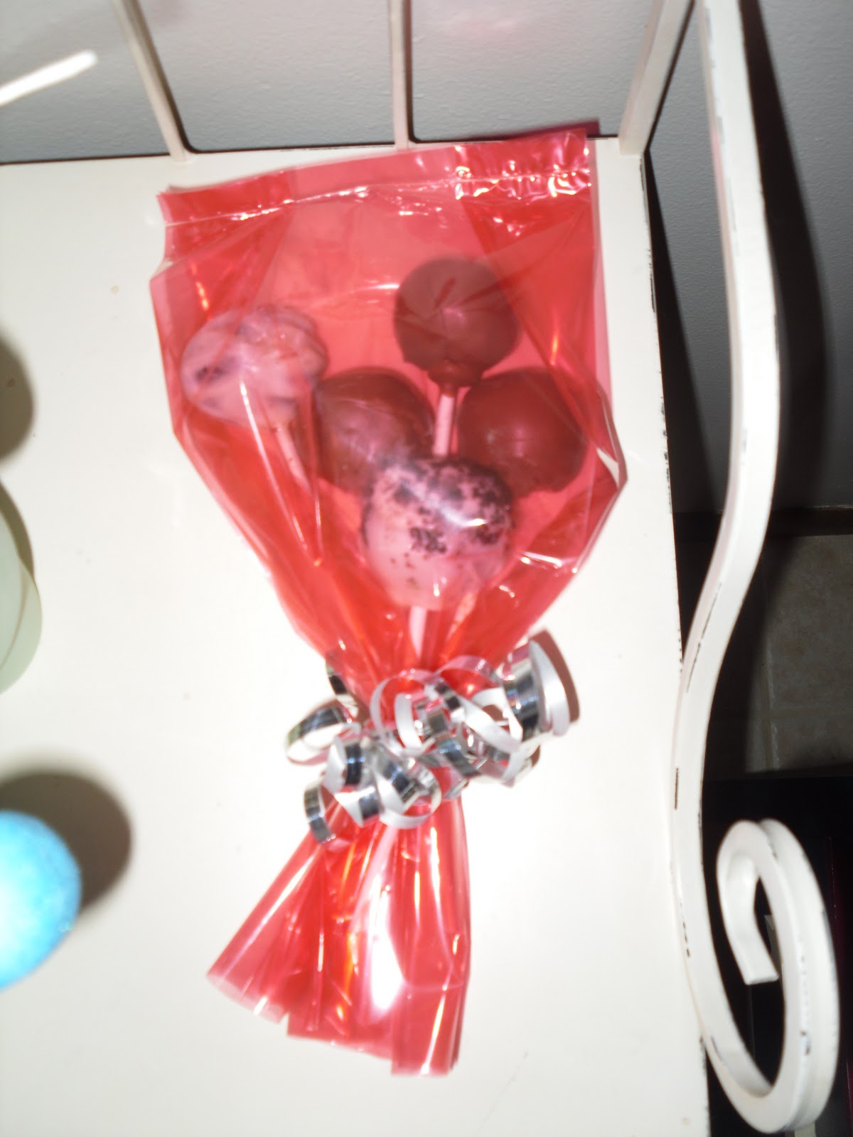 Stacey's Sweetz Cake Pops are here! And new cupcake inserts! )