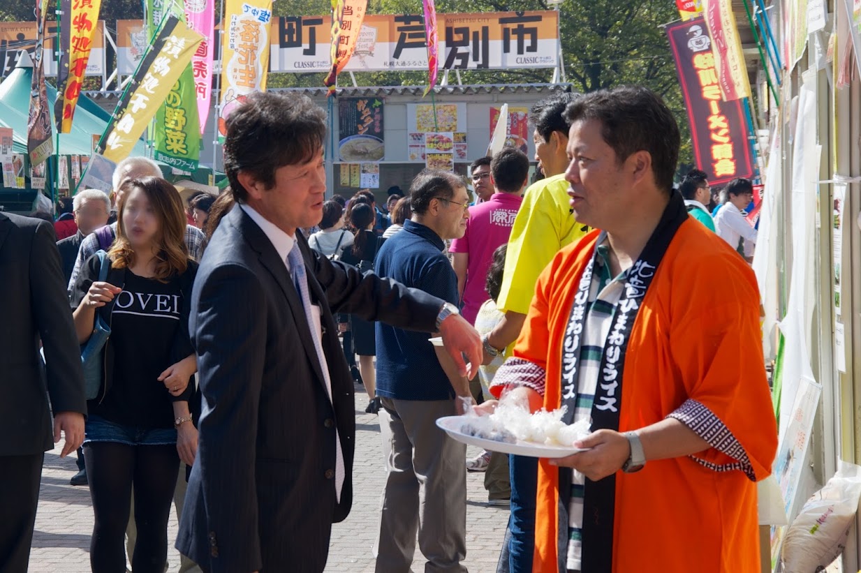 激励に訪問された北竜町議会・佐々木康宏 議長