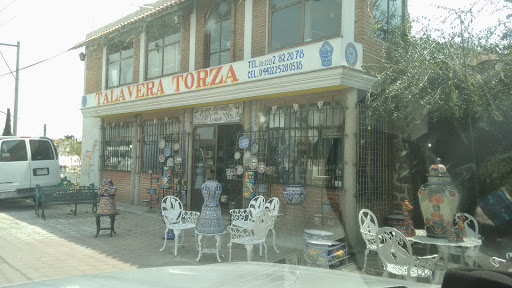 Fabrica de Talavera La Corona S.A. de C.V. ( TIENDA ), Via corta Santa Ana - Puebla km. 5.7, Via corta Santa Ana - puebla km. 5.7, 90970 Tlax., México, Tienda de baratijas | TLAX
