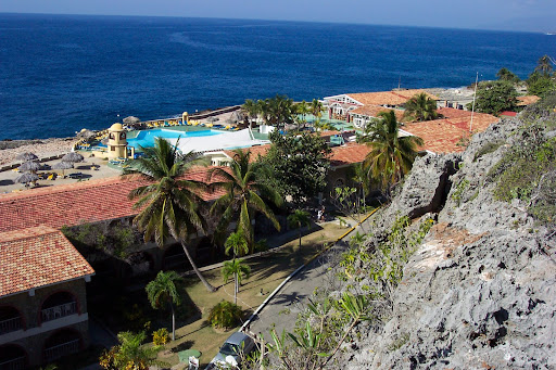 Resort Bucanero