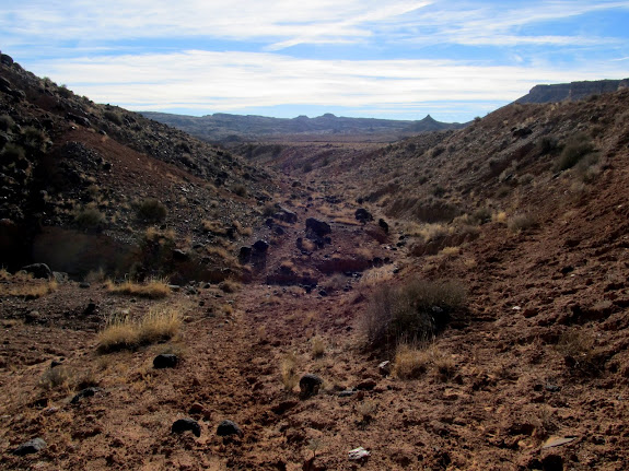 Shortcut across a long loop in Willow Springs Wash