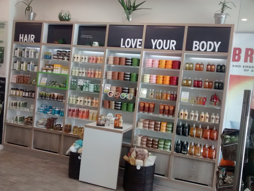 The Body Shop, TBS CROSSROADS DEHRADUN U-1,3 Khan Bandhu Marg, 1, Old Survey Rd, Vikas Lok Lane-1, Chironwali, Dehradun, Uttarakhand 248001, India, Beauty_Supply_Store, state UK