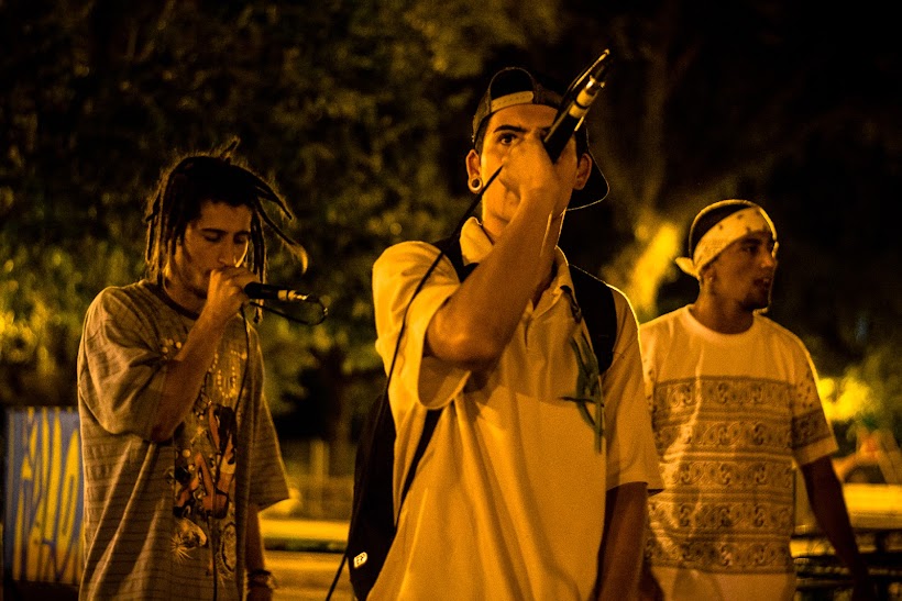 grupo Com Base apresenta-se na Praça dos Bombeiros, depois da Marcha contra o genocídio da juventude e do povo negro.