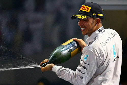 F1: Hamilton vỡ òa cảm xúc ngày vô địch thế giới - 1