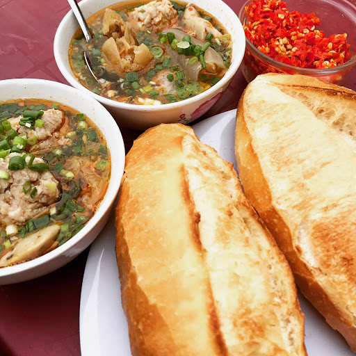 Bánh mì xíu mại Hoàng Diệu
