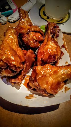 Chicken Wings Restaurant «Buffalo Wild Wings», reviews and photos, 100 Lakeview Dr, Parkersburg, WV 26101, USA