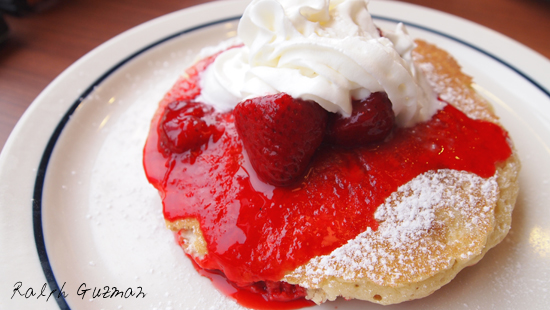 New York Cheesecake Pancake - IHOP Bonifacio Global City Taguig - RatedRalph.com