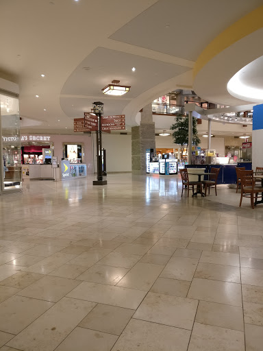 Shopping Mall «Eagan Town Centre», reviews and photos, 1276 Town Centre Dr, Eagan, MN 55123, USA