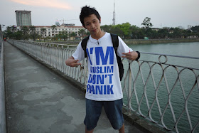 Shirt with words I'm Muslim Don't Panik