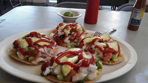 Mariscos La Bufadora, Av. Sta. Isabel 3368, Los Olivos, 21135 Mexicali, B.C., México, Restaurante de comida para llevar | BC