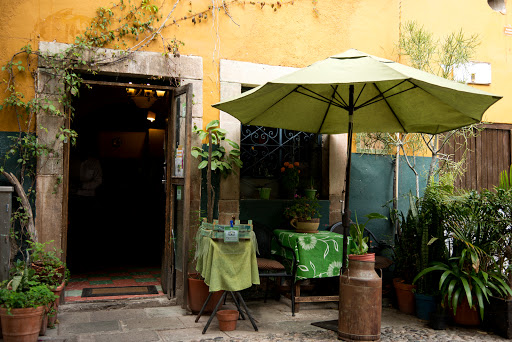Bossa Nova Café, 36000, Cantaritos 44, Zona Centro, Guanajuato, Gto., México, Restaurante de postres | GTO