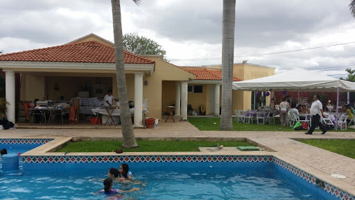 La piscina de Claris, Calle 21ᴬ x 22 144, San Pedro Cholul, 97138 Mérida, Yuc., México, Piscina | Mérida