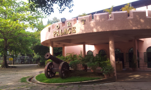 Fort Palace, W Fort Rd, Kenathuparambu, Kunathurmedu, Palakkad, Kerala 678001, India, Hotel, state KL