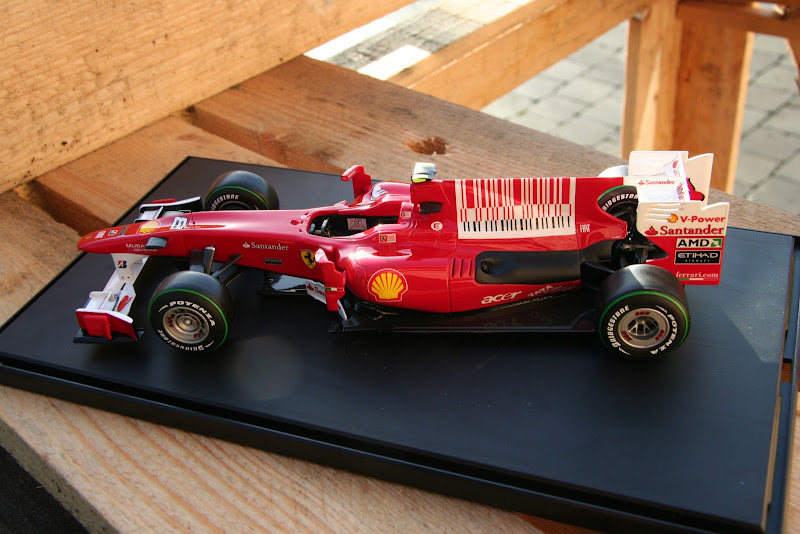 Ferrari F10 - Revell 1/24 2011-12-30%2520040