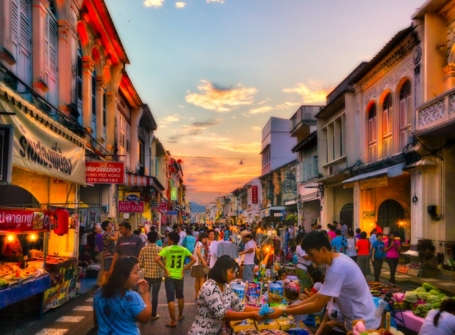 Chợ đêm cuối tuần thị trấn Phuket