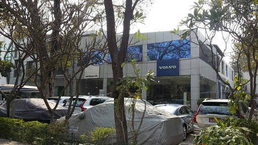Volvo, 259, Okhla Industrial Estate Phase 3 Rd, Okhla Phase III, Okhla Industrial Area, New Delhi, Delhi 110020, India, Volvo_Dealer, state UP